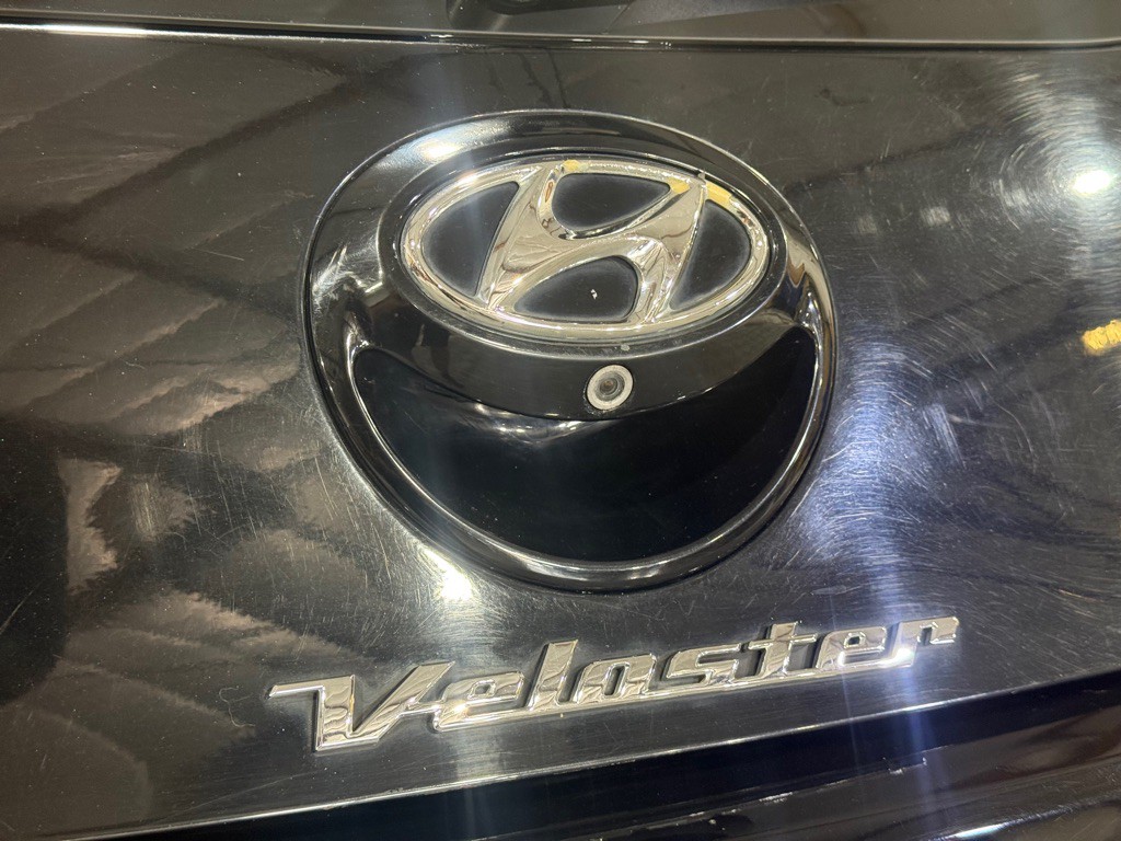 2012 Hyundai Veloster Image 32