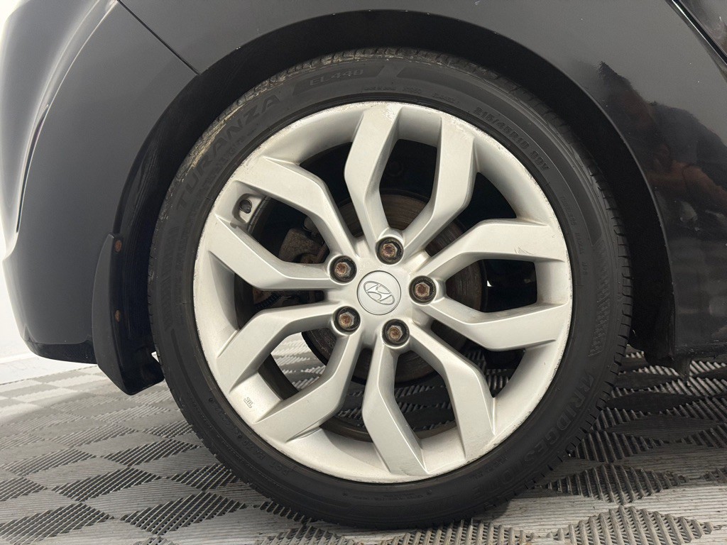 2012 Hyundai Veloster Image 38