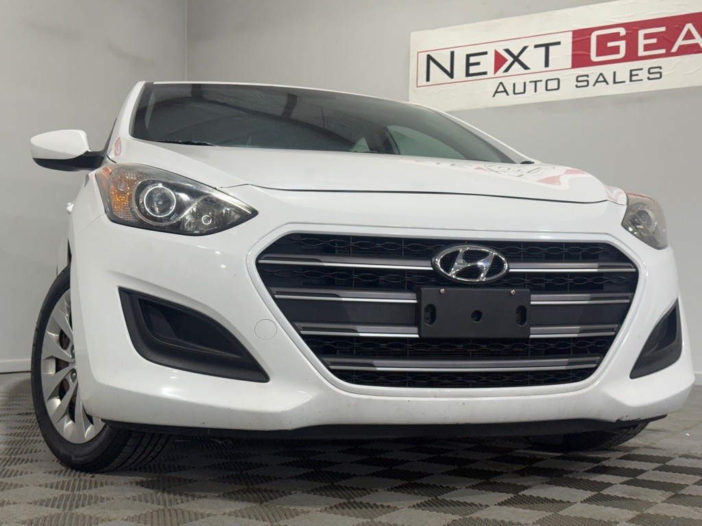 2017 Hyundai Elantra Image 3