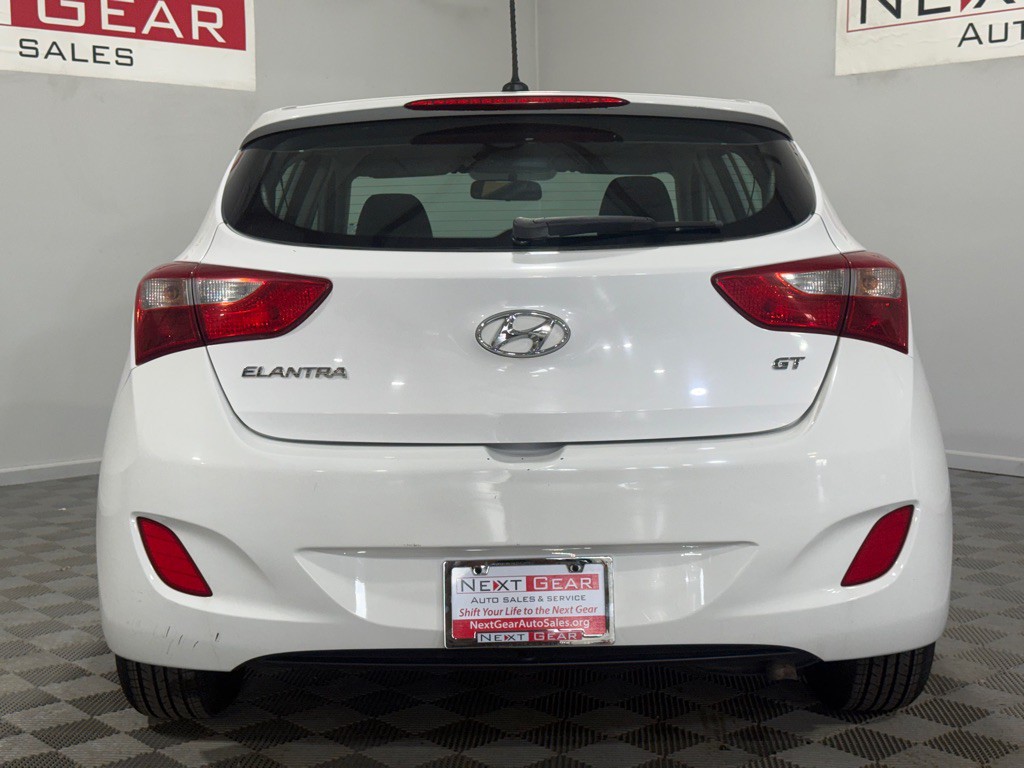 2017 Hyundai Elantra Image 8