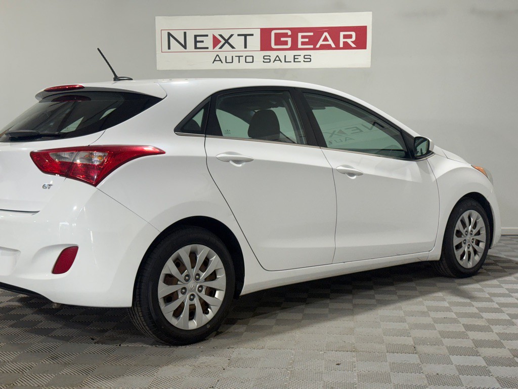 2017 Hyundai Elantra Image 9