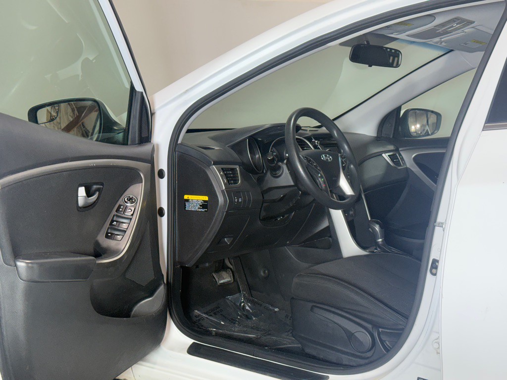 2017 Hyundai Elantra Image 10