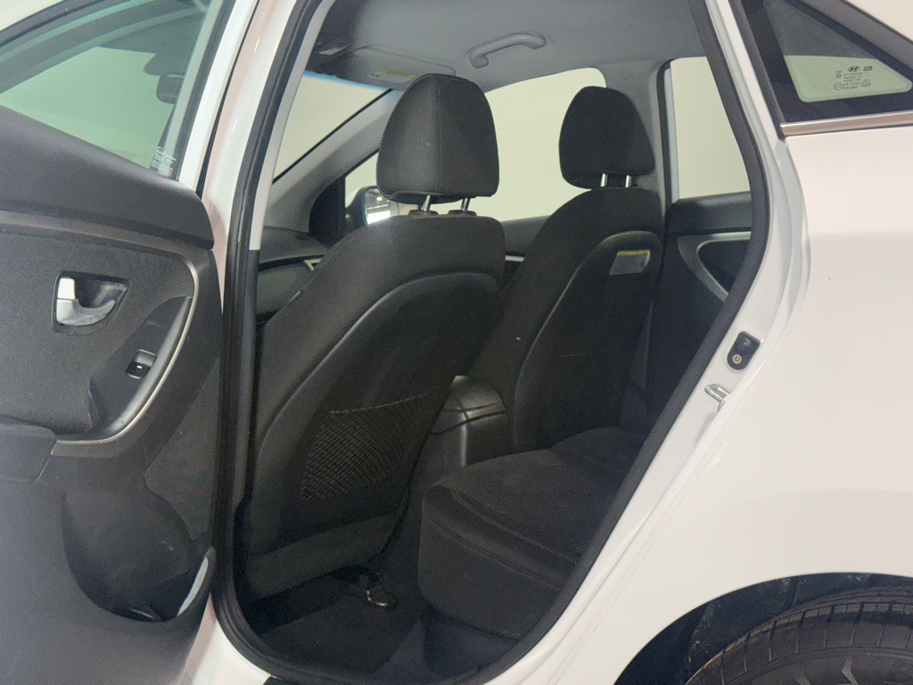 2017 Hyundai Elantra Image 11