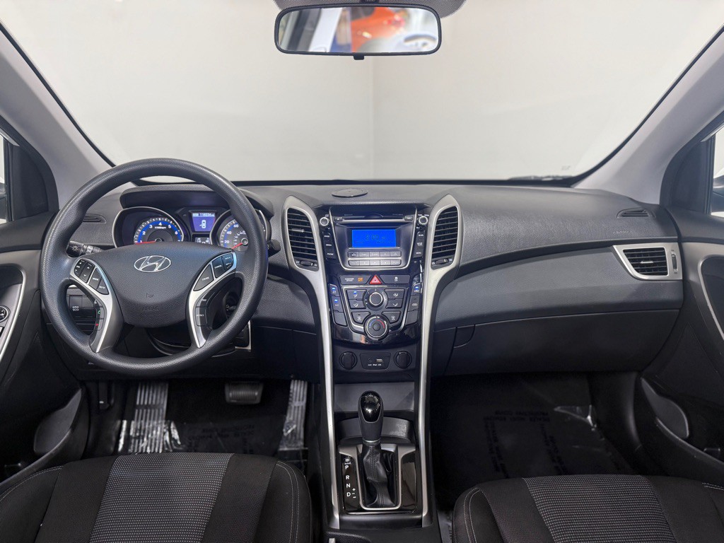 2017 Hyundai Elantra Image 12