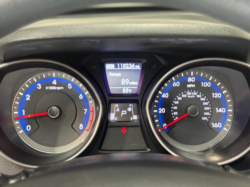 2017 Hyundai Elantra Image 13
