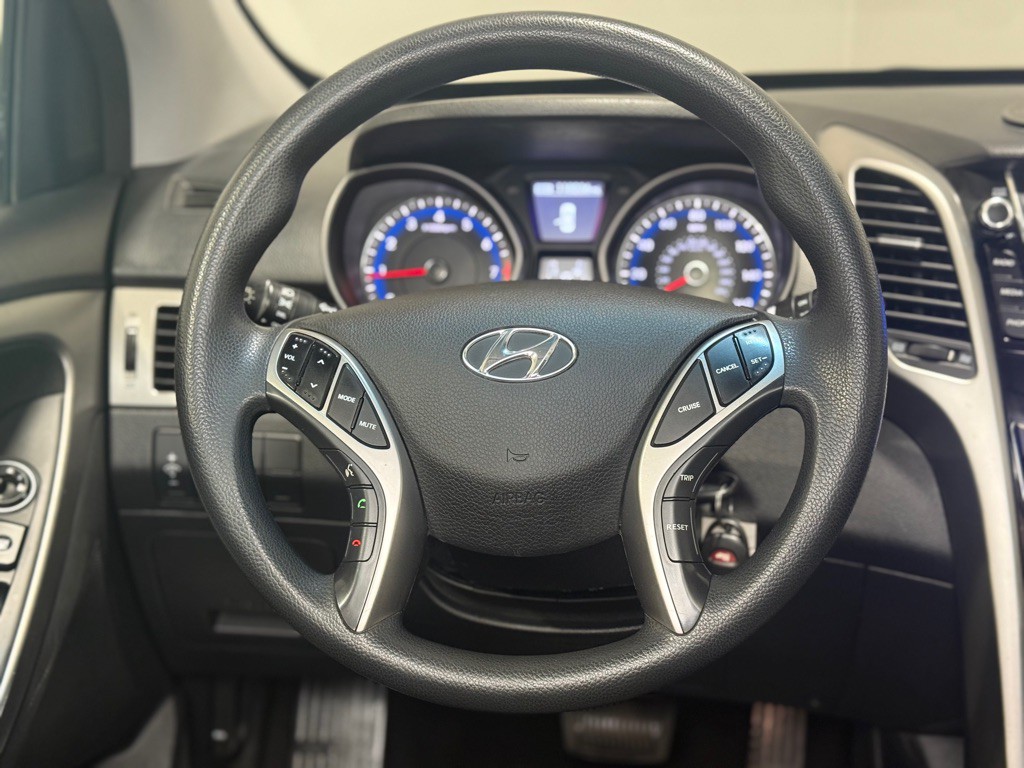 2017 Hyundai Elantra Image 14