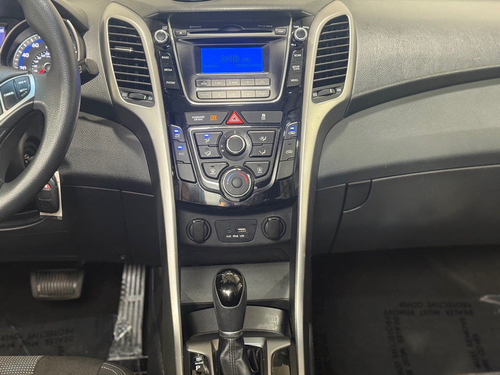 2017 Hyundai Elantra Image 15