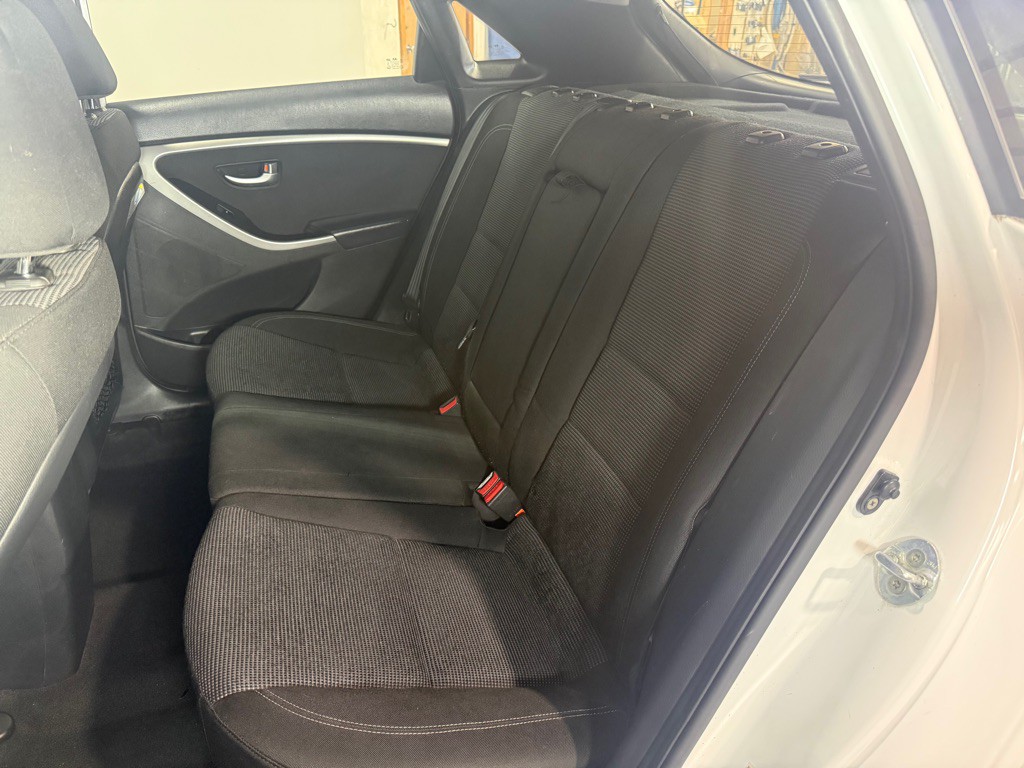 2017 Hyundai Elantra Image 23