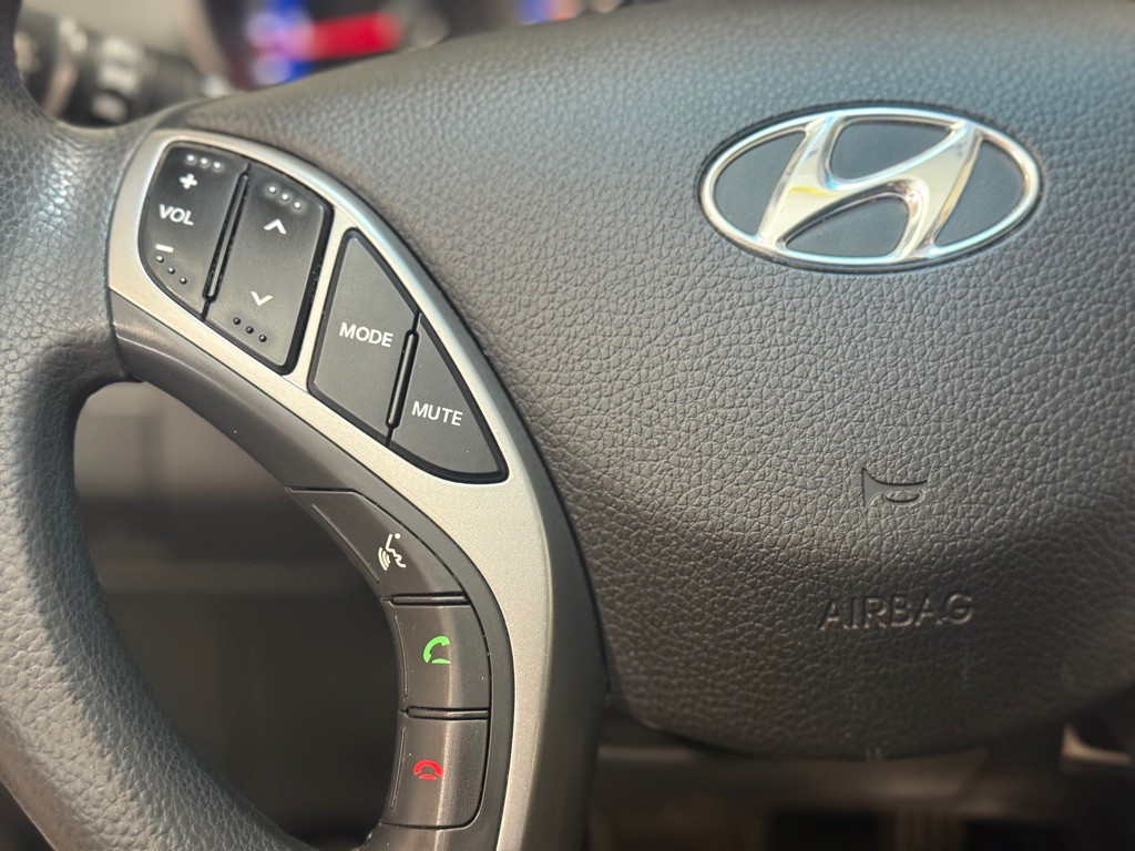 2017 Hyundai Elantra Image 25