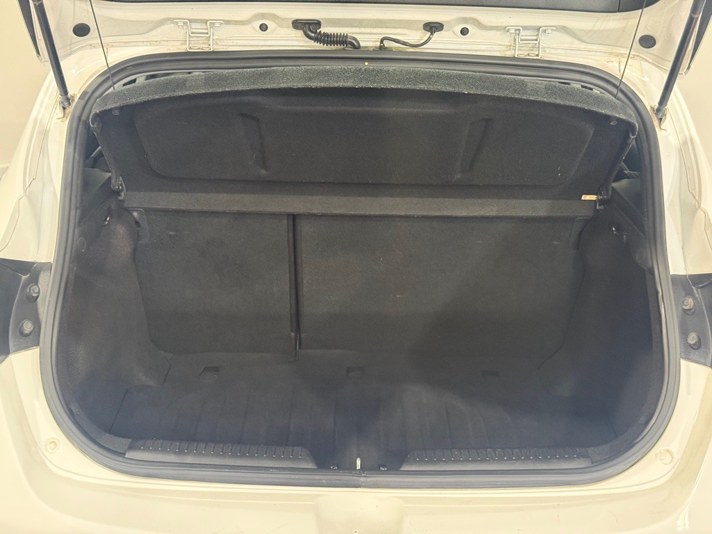 2017 Hyundai Elantra Image 30