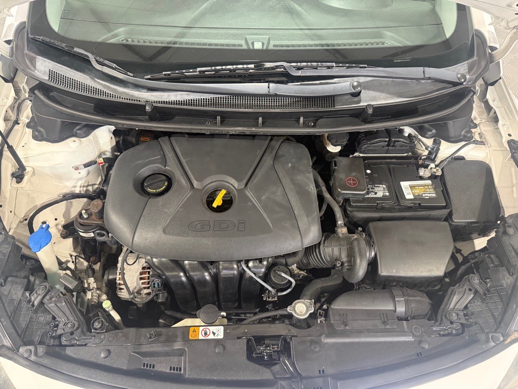 2017 Hyundai Elantra Image 33