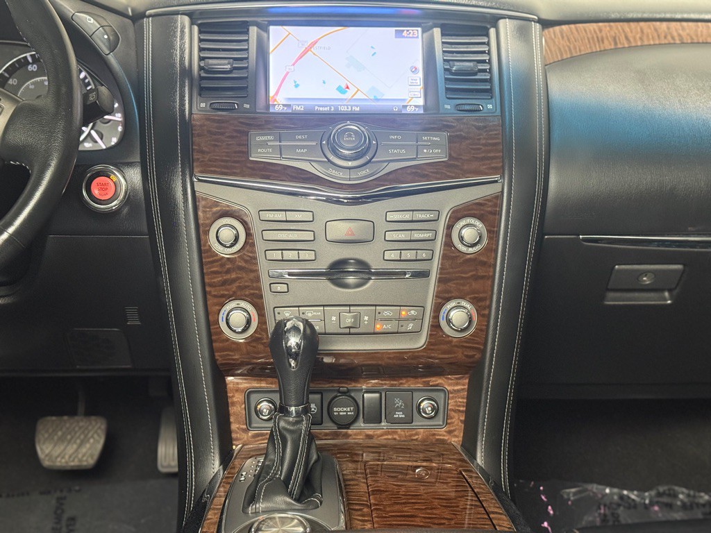 2017 Nissan Armada Image 17