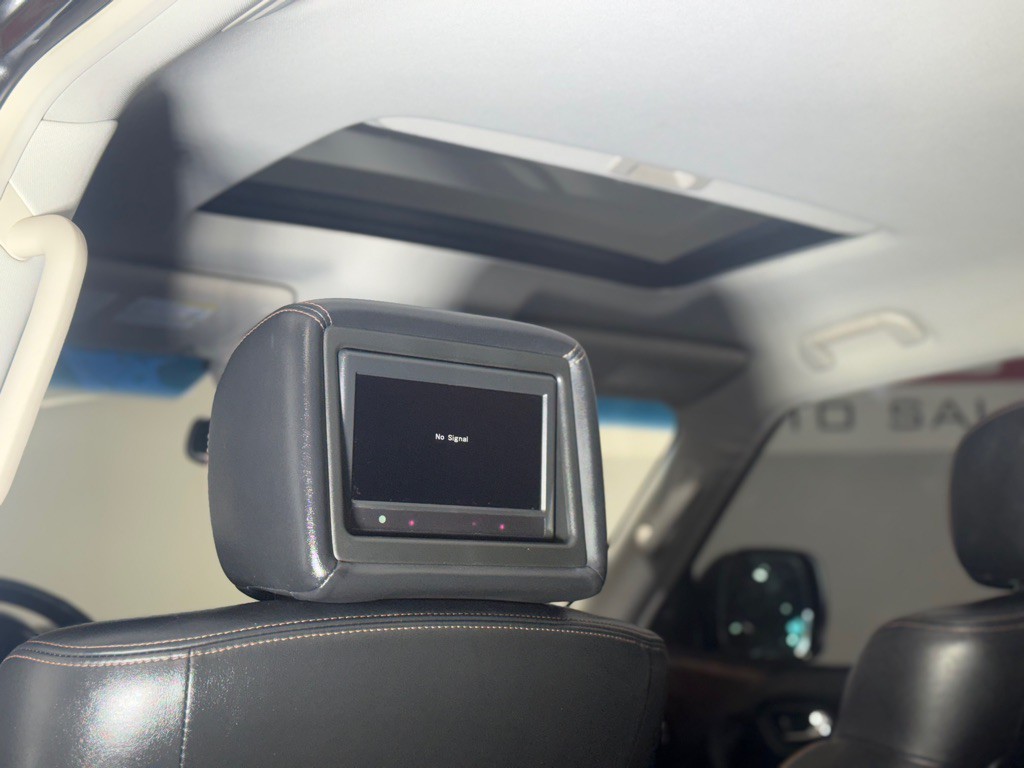 2017 Nissan Armada Image 24