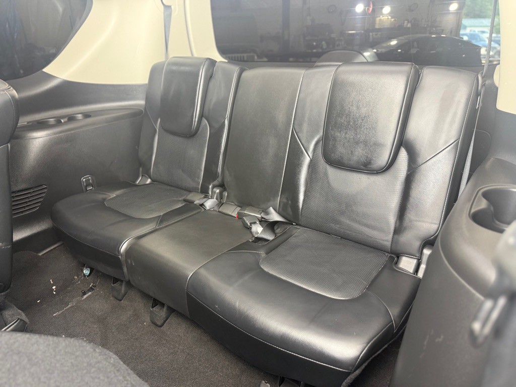 2017 Nissan Armada Image 32