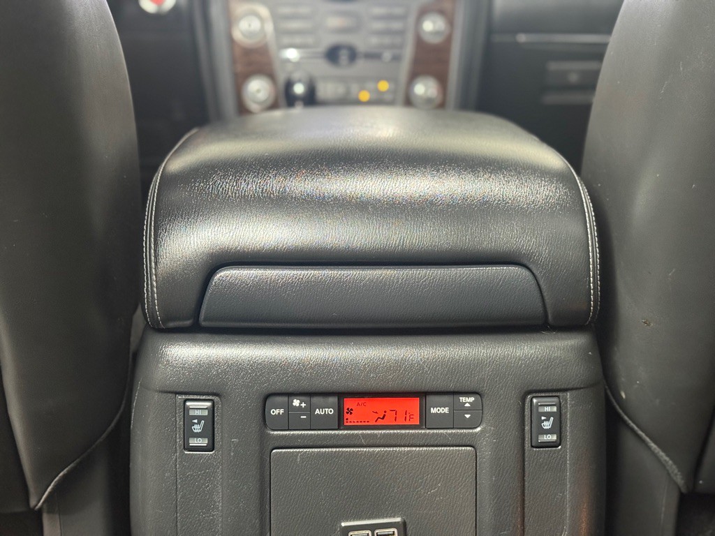 2017 Nissan Armada Image 37