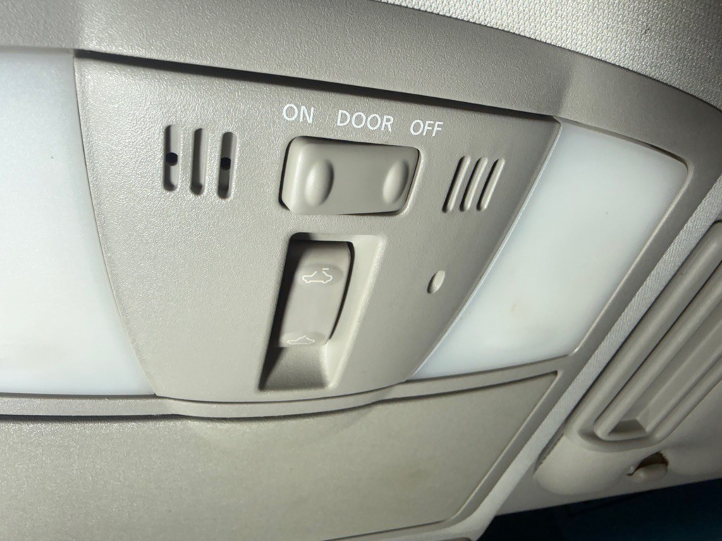 2017 Nissan Armada Image 40