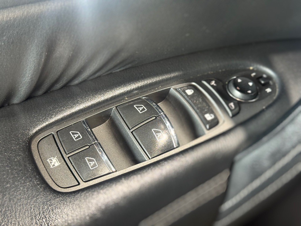 2017 Nissan Armada Image 41