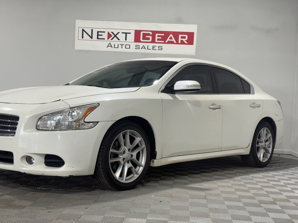 2010 Nissan Maxima Image 4
