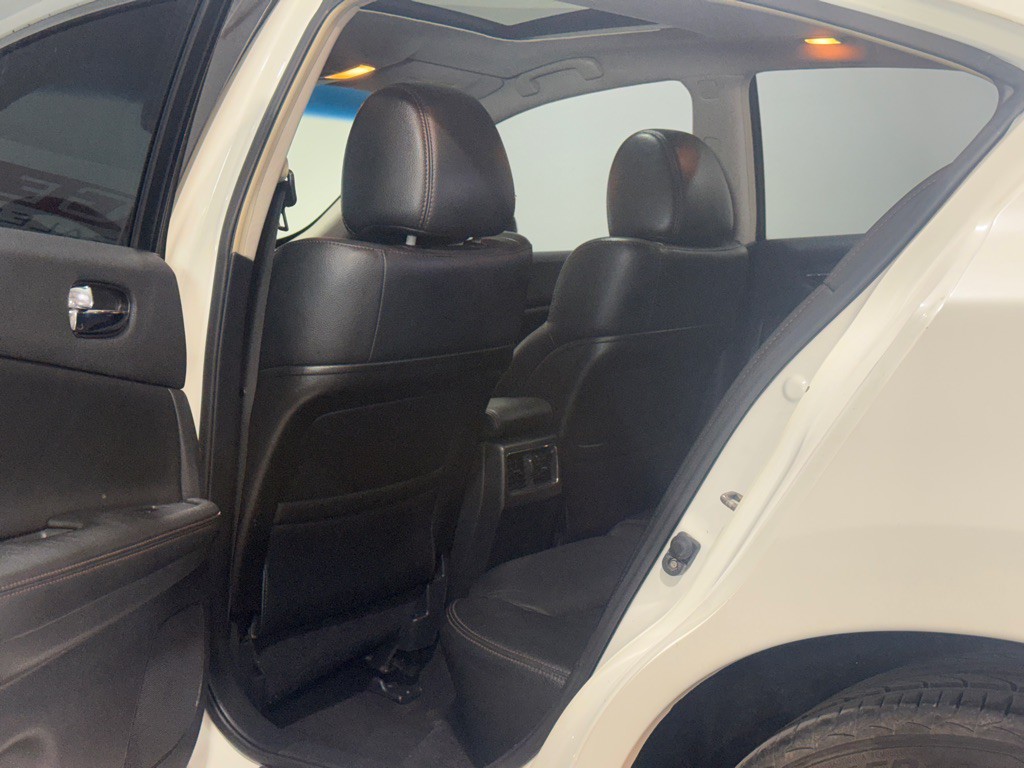 2010 Nissan Maxima Image 10