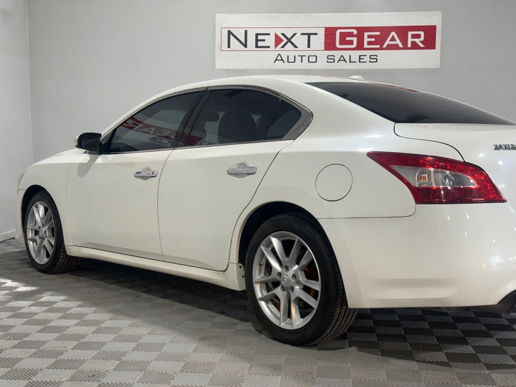 2010 Nissan Maxima Image 6