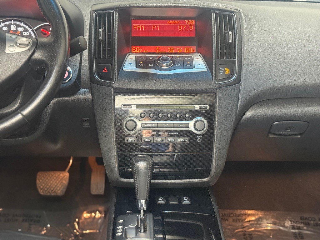 2010 Nissan Maxima Image 14