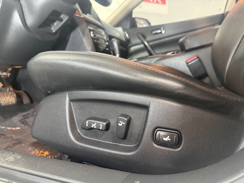 2010 Nissan Maxima Image 22
