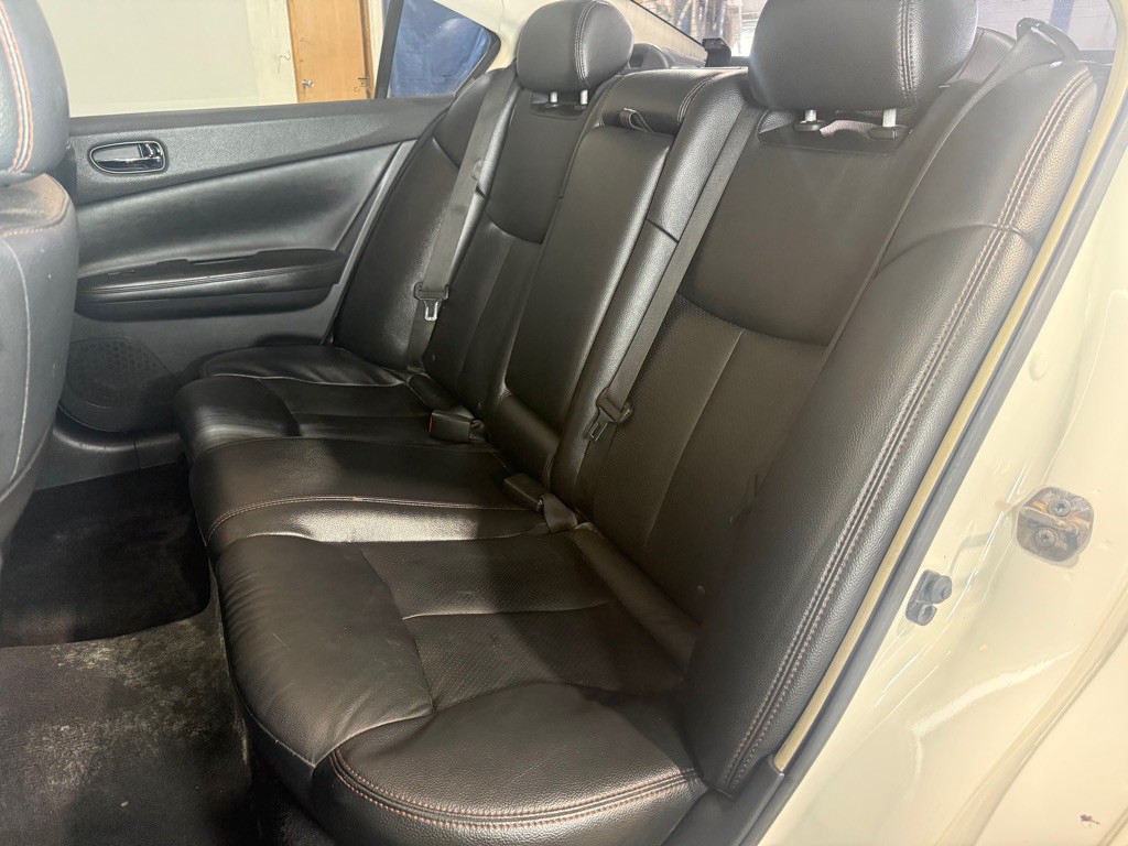 2010 Nissan Maxima Image 24