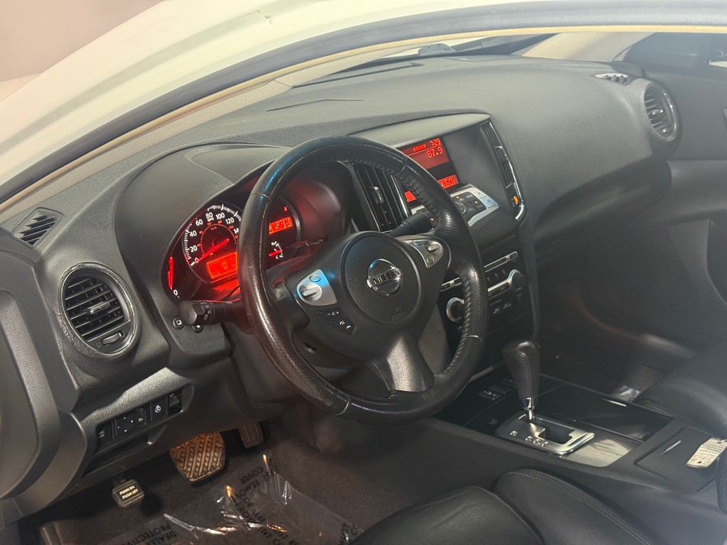 2010 Nissan Maxima Image 25