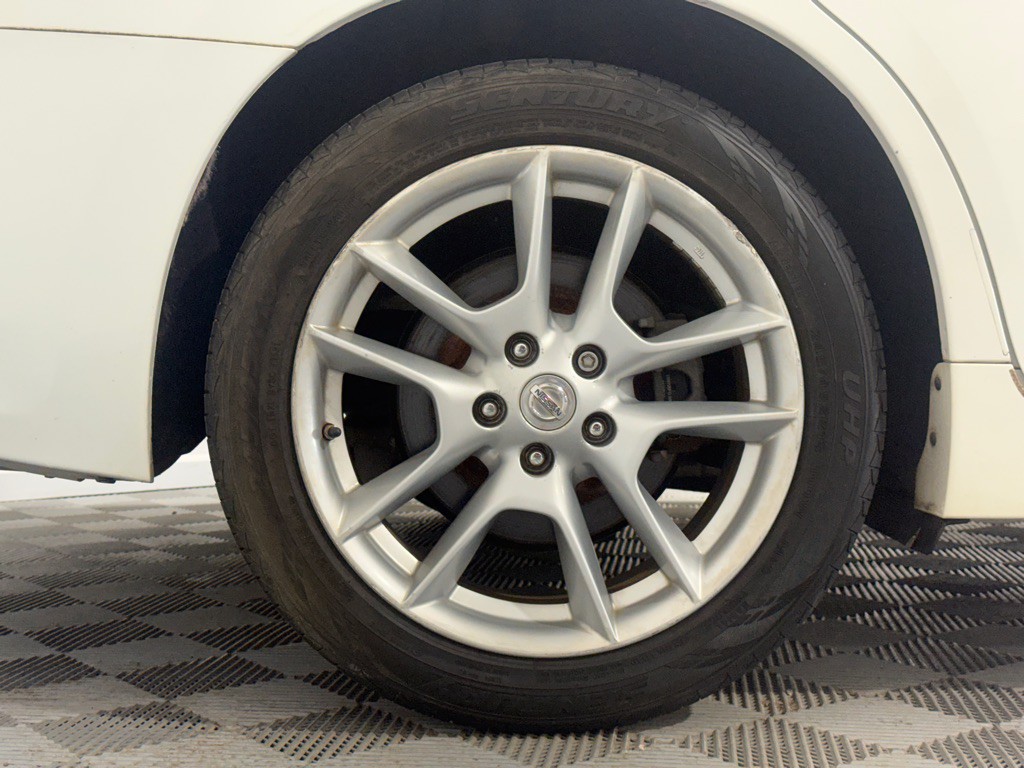 2010 Nissan Maxima Image 35