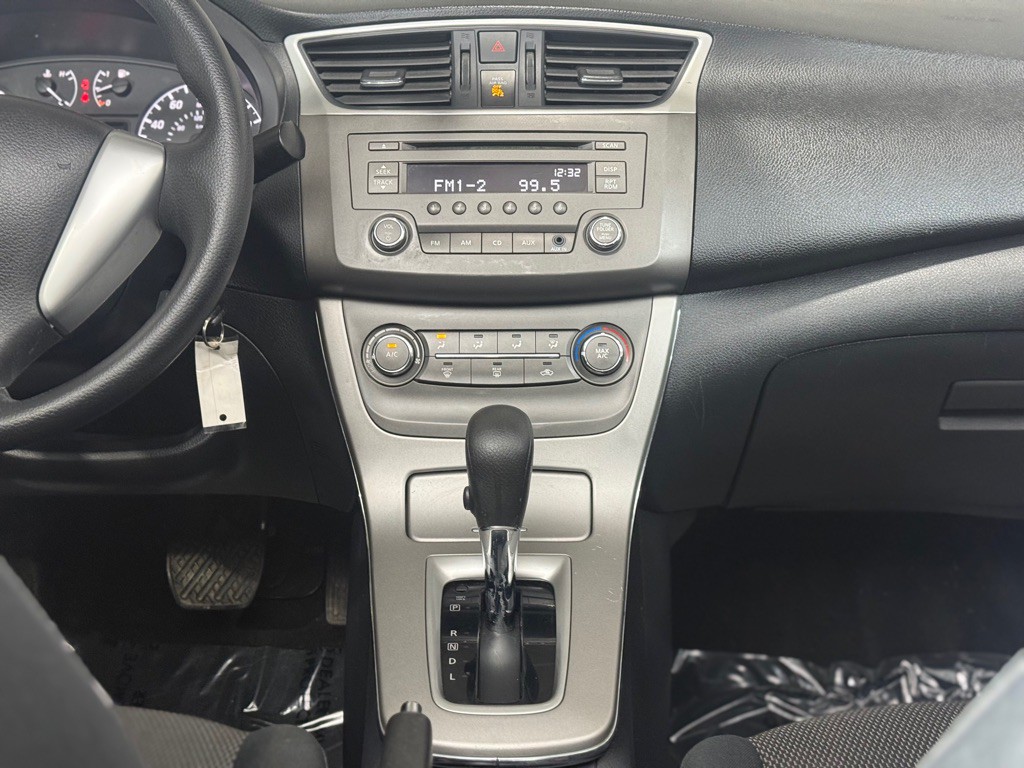 2014 Nissan Sentra Image 16