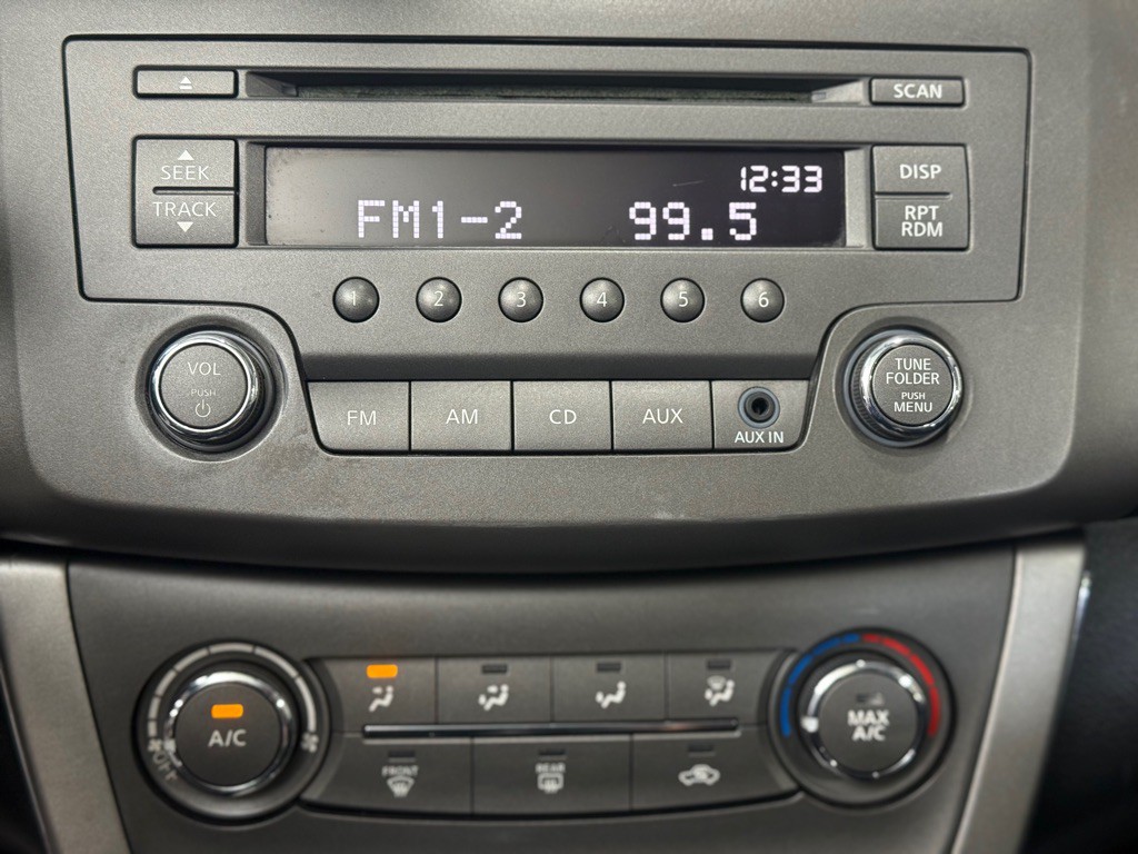 2014 Nissan Sentra Image 18