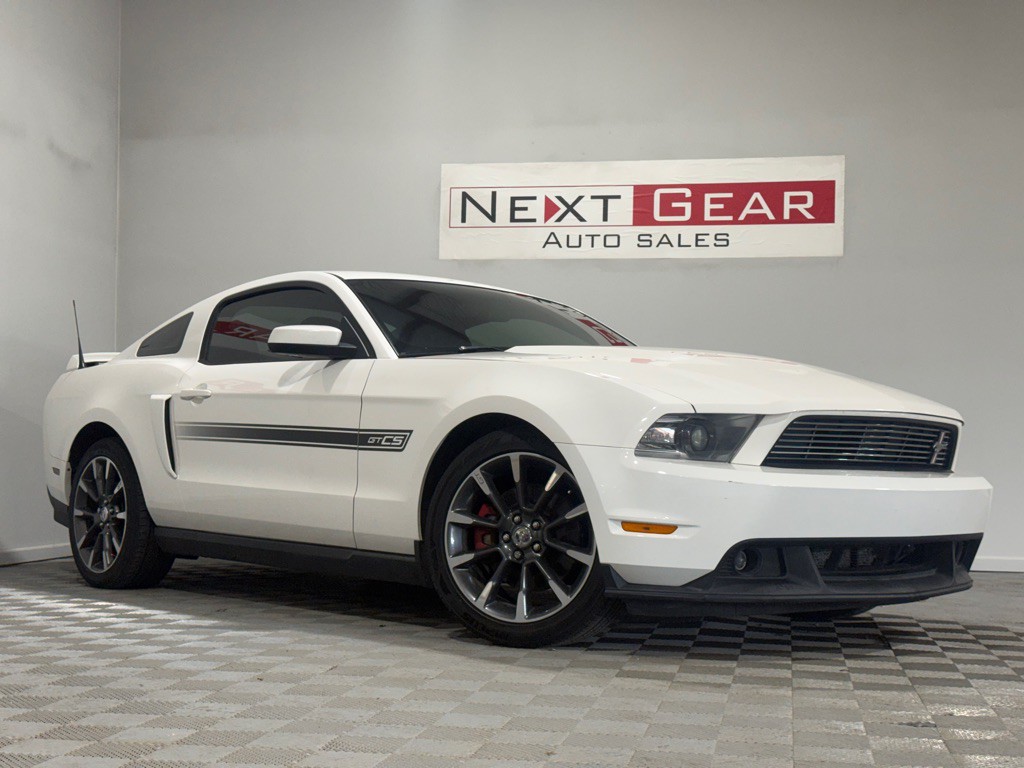 2011 Ford Mustang Image 1