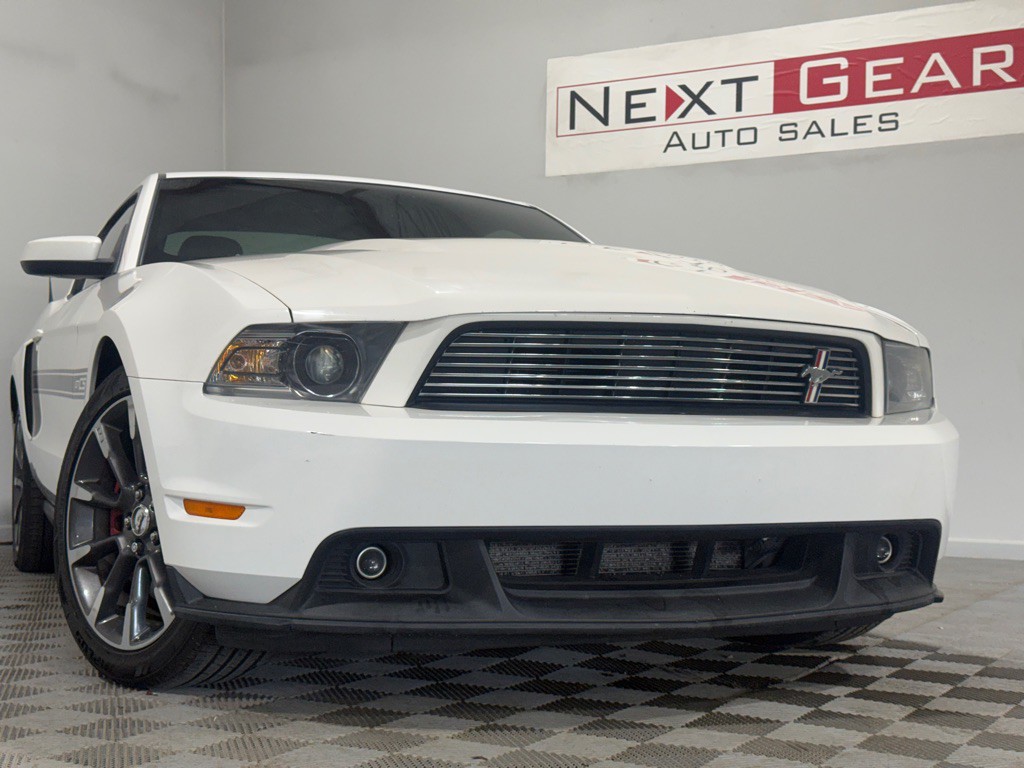 2011 Ford Mustang Image 3