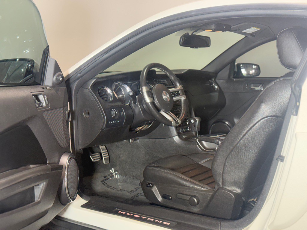 2011 Ford Mustang Image 12