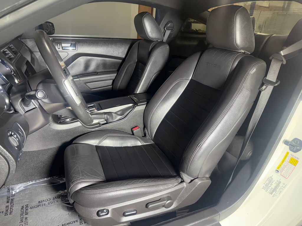 2011 Ford Mustang Image 22
