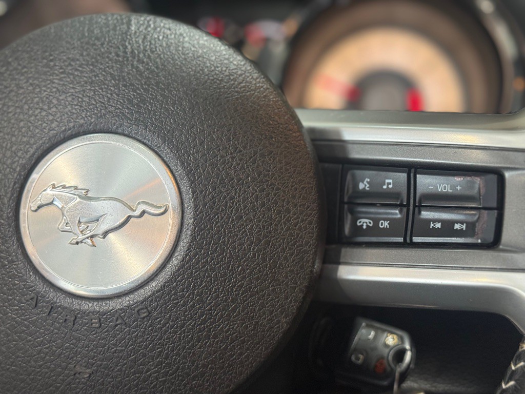 2011 Ford Mustang Image 26
