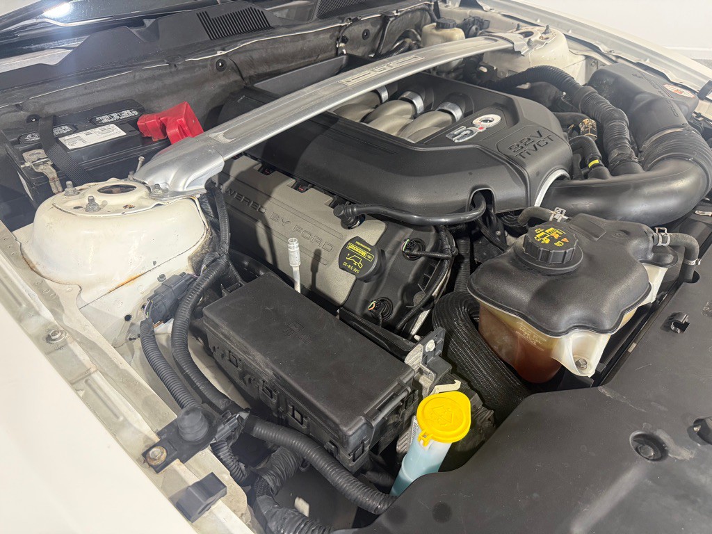 2011 Ford Mustang Image 34