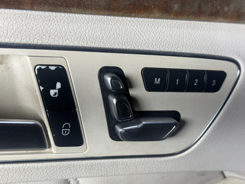 2014 Mercedes-Benz E-Class Image 21