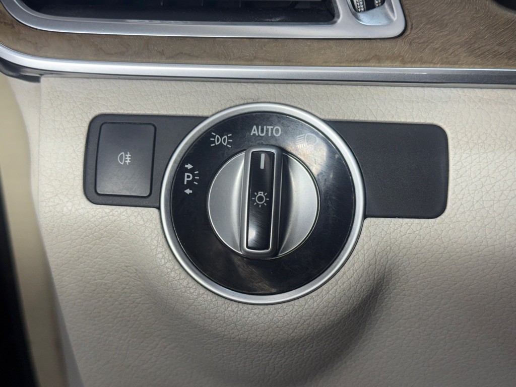 2014 Mercedes-Benz E-Class Image 30