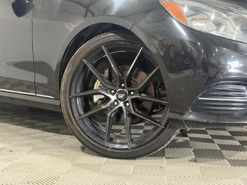 2014 Mercedes-Benz E-Class Image 35