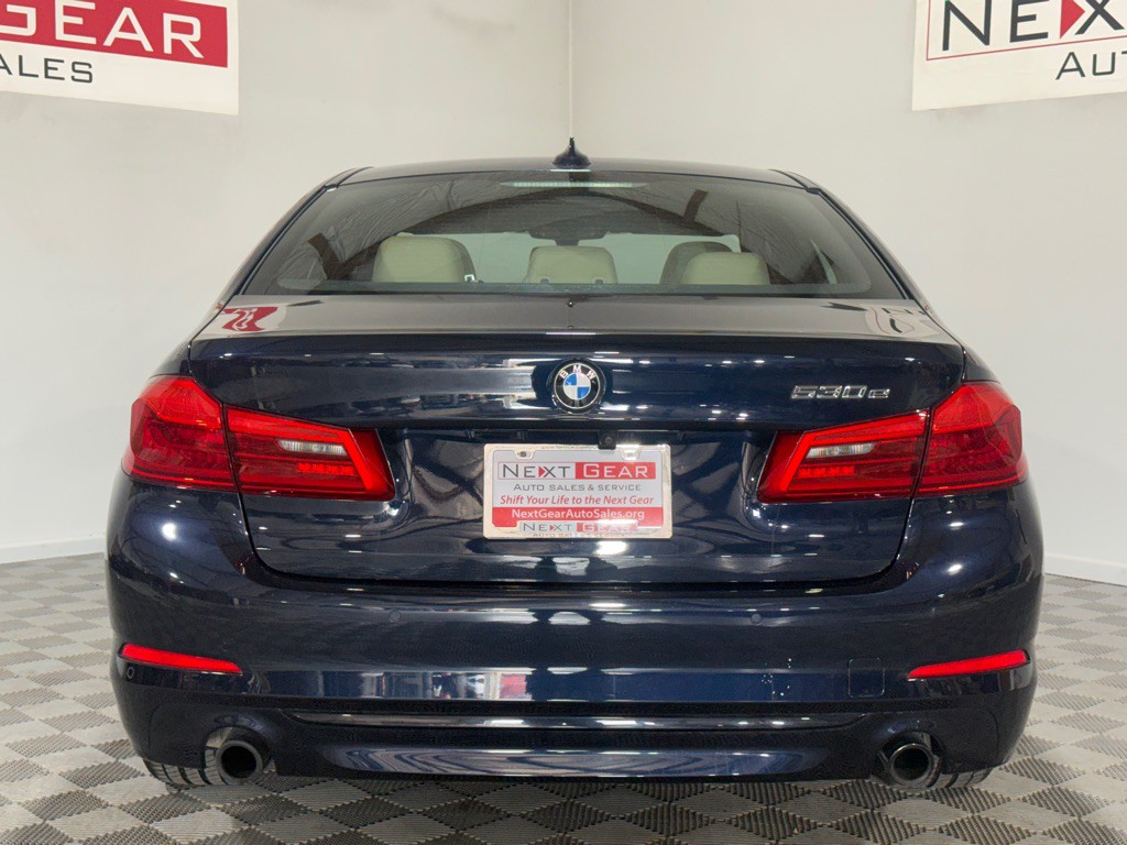 2018 BMW 5 Series Image 9