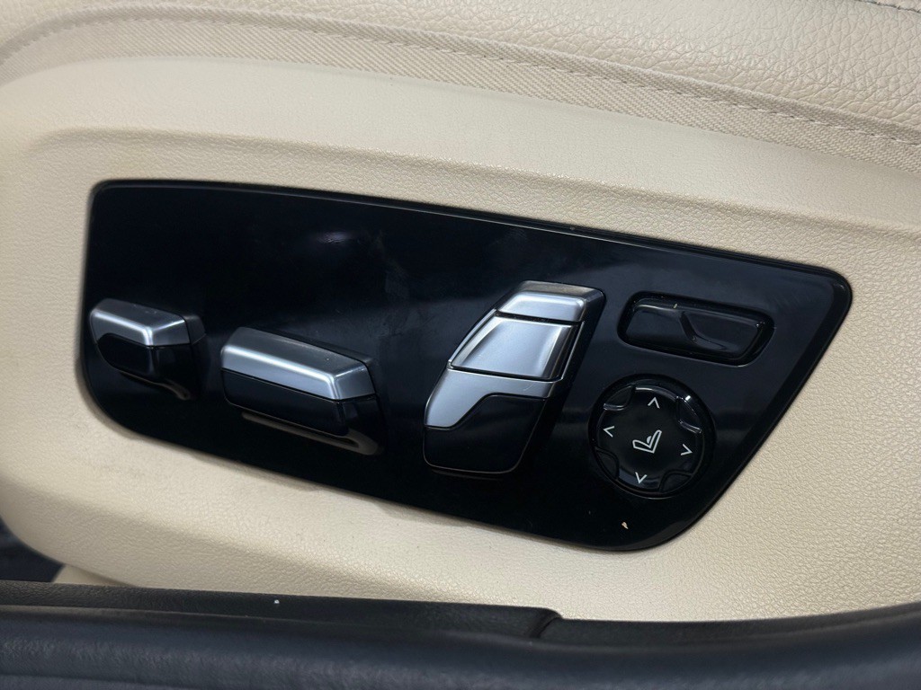 2018 BMW 5 Series Image 27