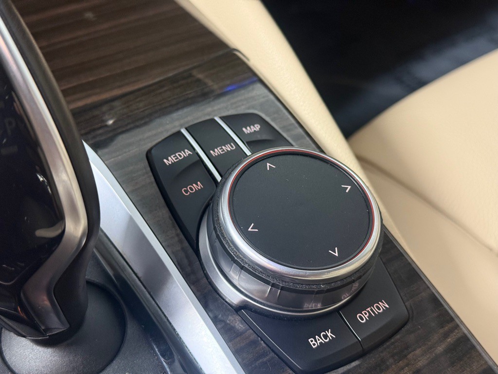 2018 BMW 5 Series Image 28