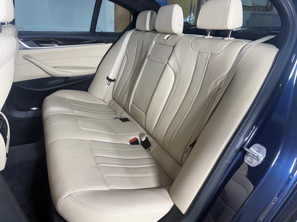 2018 BMW 5 Series Image 32