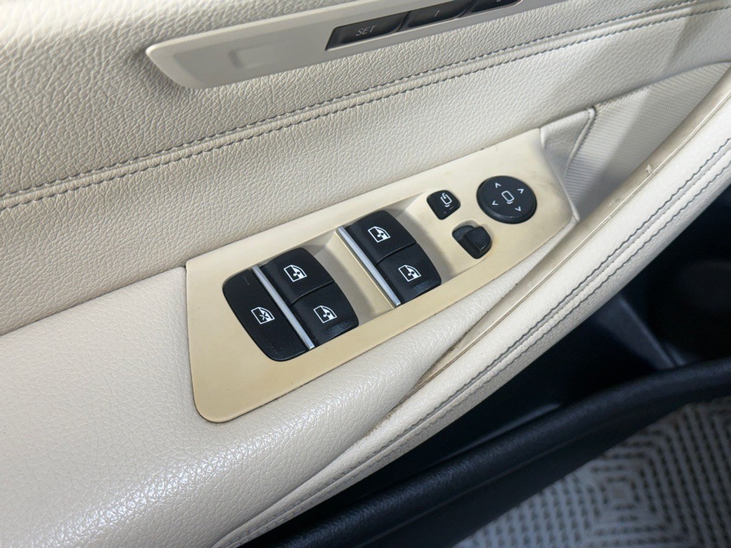 2018 BMW 5 Series Image 38