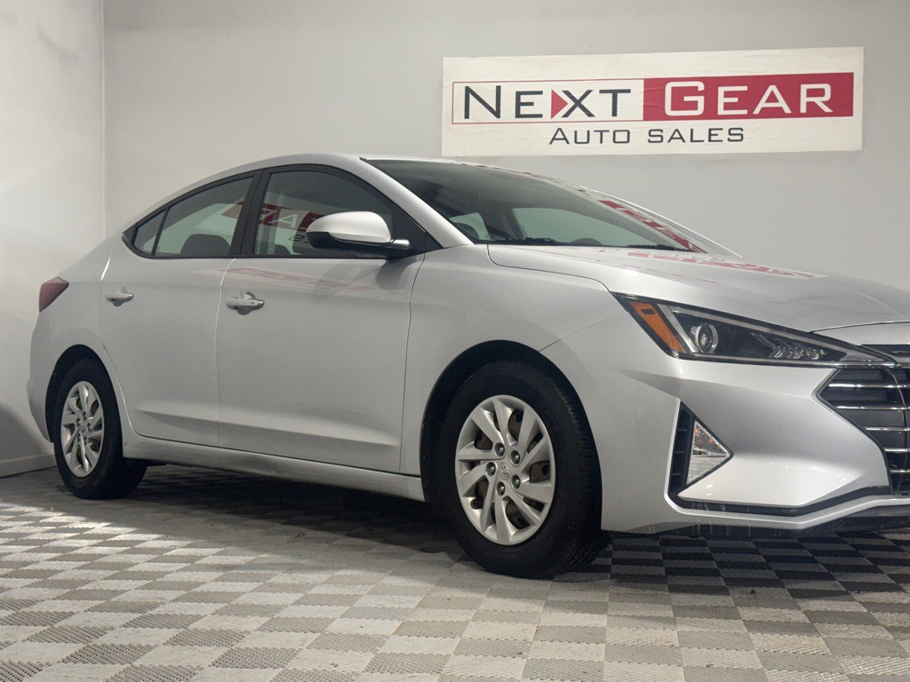 2019 Hyundai Elantra Image 3