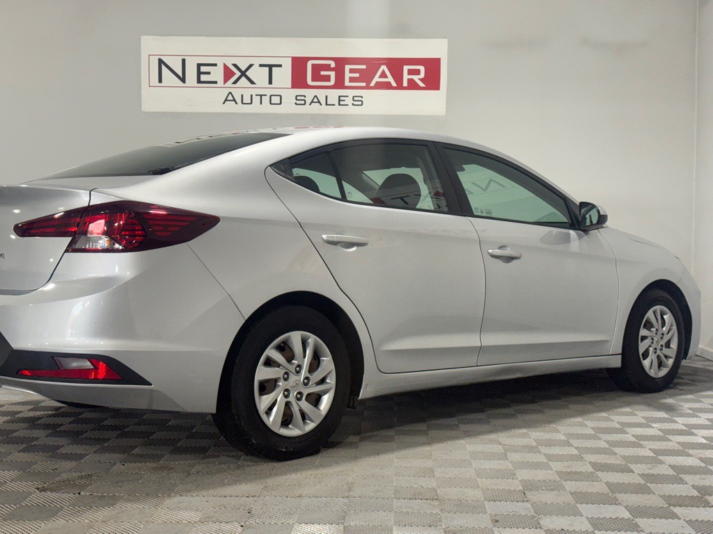 2019 Hyundai Elantra Image 9