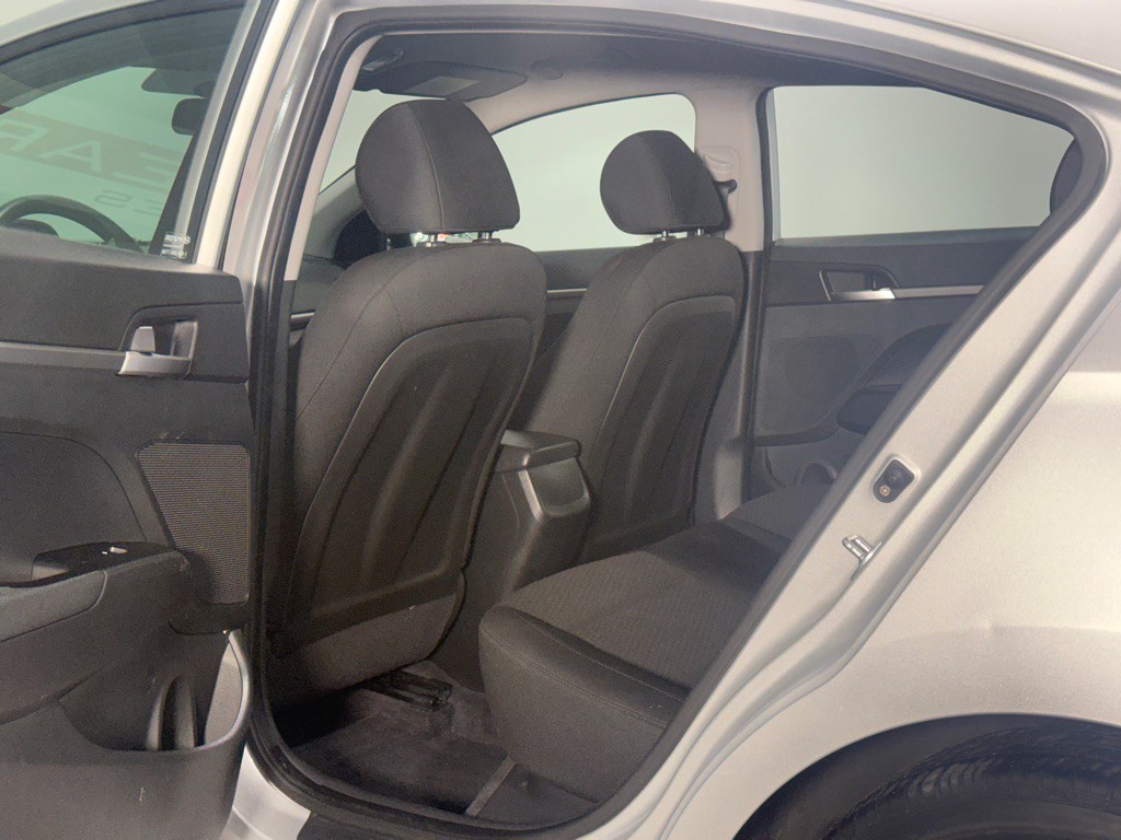 2019 Hyundai Elantra Image 11
