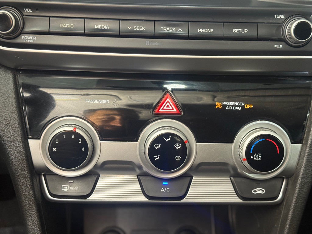 2019 Hyundai Elantra Image 16