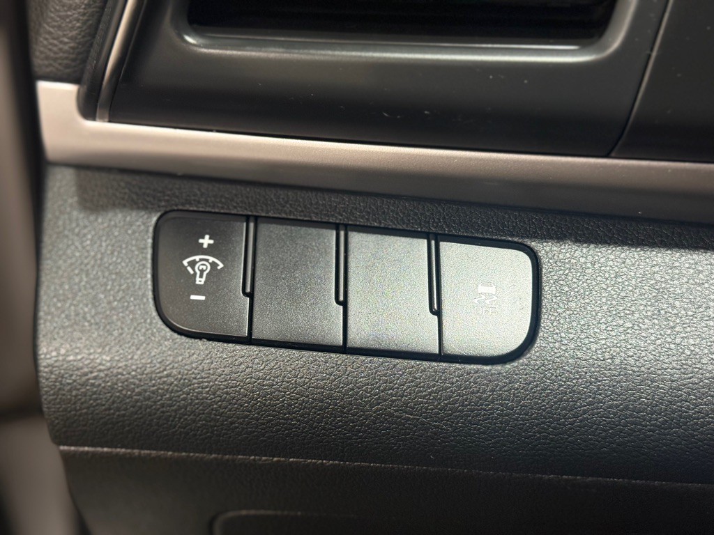 2019 Hyundai Elantra Image 22
